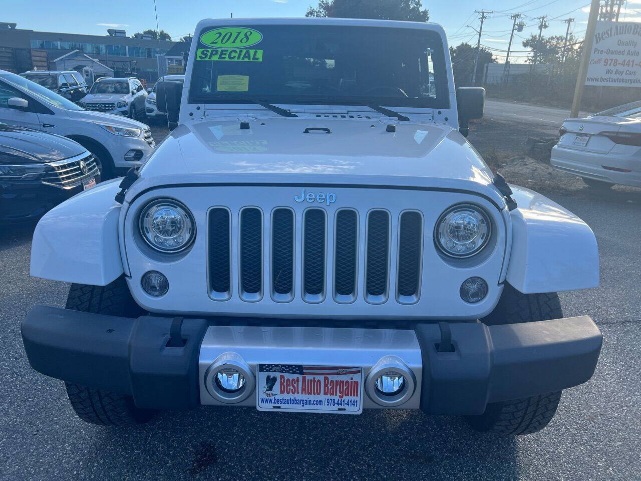 Used 2018 Jeep Wrangler Sahara w/ Connectivity Group AWD/4WD image 4