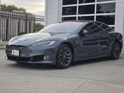 Used 2020 Tesla Model S Long Range Plus AWD/4WD image 9