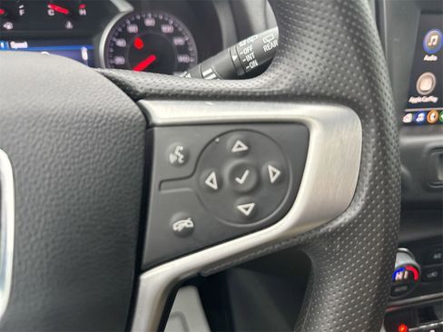 Used 2022 GMC Terrain SLE w/ Driver Convenience Package image 18