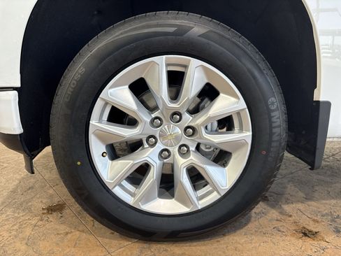 Used 2021 Chevrolet Silverado 1500 Custom image 10