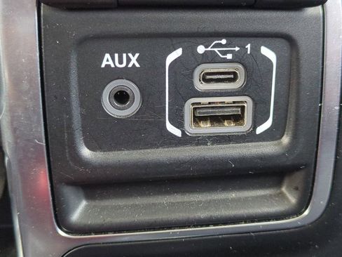 Used 2019 Jeep Wrangler Unlimited Rubicon AWD/4WD image 24