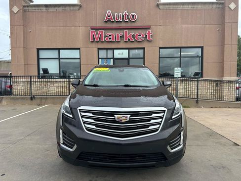 Used 2017 Cadillac XT5 Premium Luxury FWD image 2