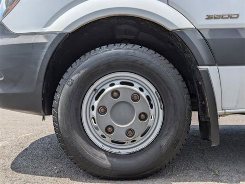 Used 2014 Freightliner Sprinter 3500 image 18