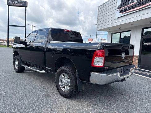 Used 2024 RAM 2500 Tradesman w/ Chrome Appearance Group AWD/4WD image 4