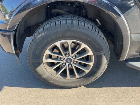 Used 2019 Ford F150 XLT w/ Equipment Group 302A Luxury AWD/4WD image 9