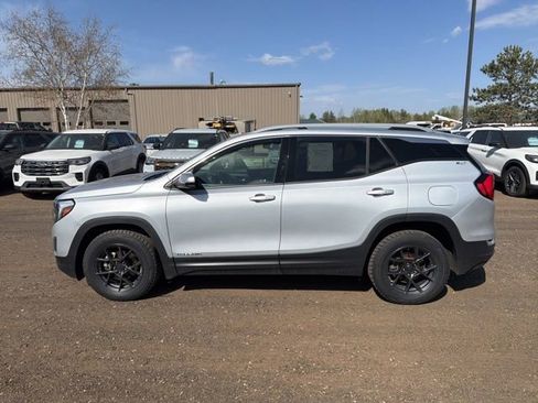 Used 2020 GMC Terrain SLT w/ Preferred Package AWD/4WD image 2