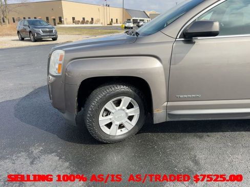 Used 2010 GMC Terrain SLE image 27