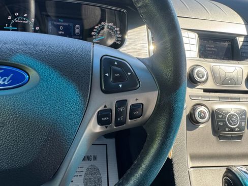 Used 2017 Ford Taurus SEL image 22