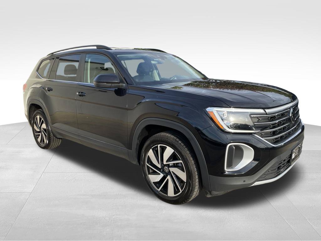 Used 2025 Volkswagen Atlas SE FWD image 3