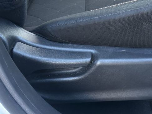 Used 2020 Nissan Kicks SR image 28