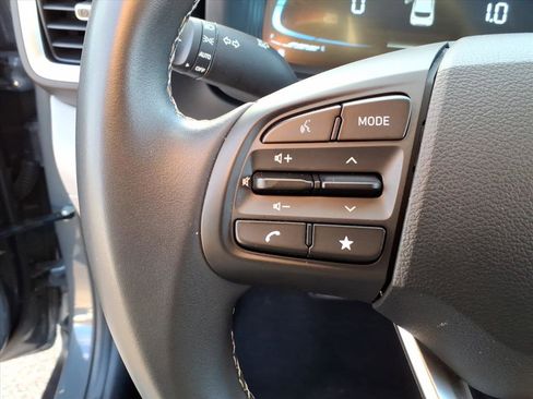 Used 2025 Hyundai Venue SEL image 20