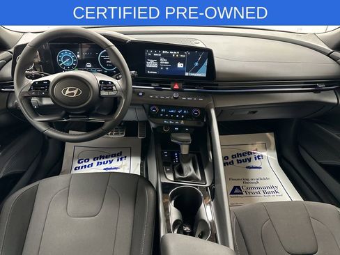 Certified 2025 Hyundai Elantra SEL FWD image 23