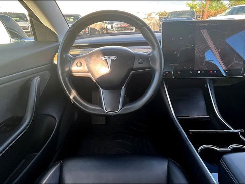 Used 2018 Tesla Model 3 Mid Range RWD image 5