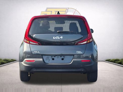 Used 2022 Kia Soul LX w/ Technology Package FWD image 5