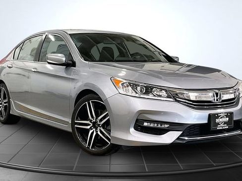 Used 2017 Honda Accord Sport image 12