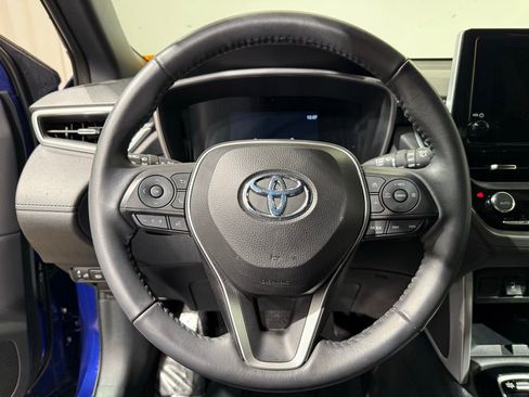 Used 2024 Toyota Corolla Cross XSE image 22