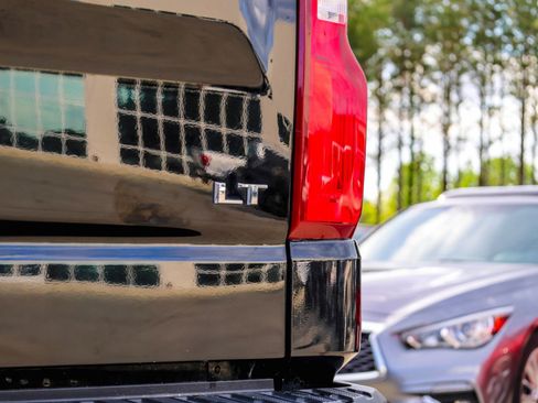 Used 2022 Chevrolet Silverado 1500 LT Trail Boss w/ Convenience Package II image 10