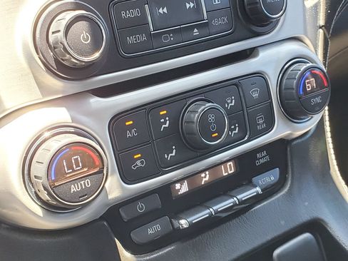 Used 2017 GMC Yukon SLE w/ Convenience Package AWD/4WD image 32