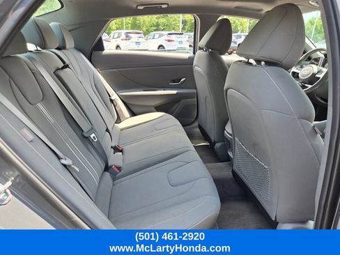 Used 2025 Hyundai Elantra SEL FWD image 17