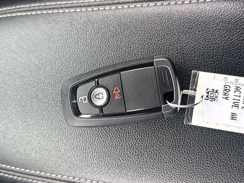 Used 2025 Ford Escape Active AWD/4WD image 29