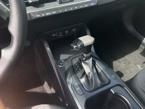 Used 2025 Kia K4 FWD image 18