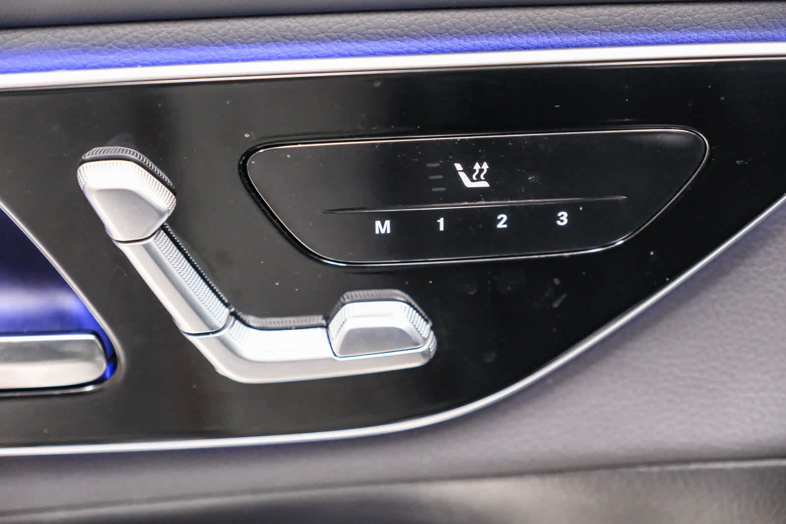 Certified 2025 Mercedes-Benz GLC 350e 4MATIC image 28