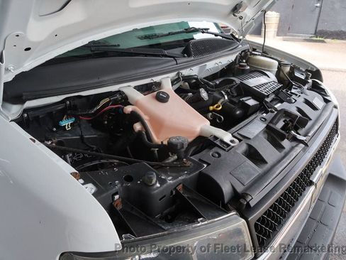 Used 2018 Chevrolet Express 3500 LT w/ LT Preferred Equipment Group RWD image 27