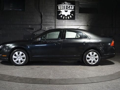 Used 2010 Ford Fusion SE image 2