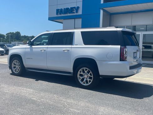 Used 2016 GMC Yukon XL SLT RWD image 3