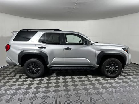 Certified 2025 Toyota 4Runner SR5 AWD/4WD image 4