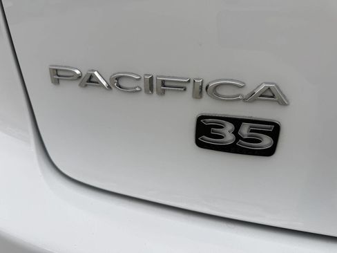 Used 2020 Chrysler Pacifica Touring-L FWD image 10