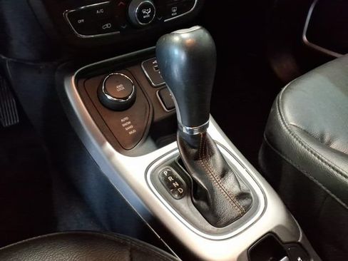 Used 2018 Jeep Compass Latitude w/ Popular Equipment Group AWD/4WD image 14