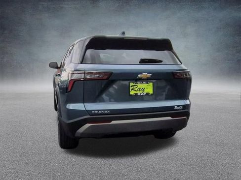 Used 2025 Chevrolet Equinox LT FWD image 4