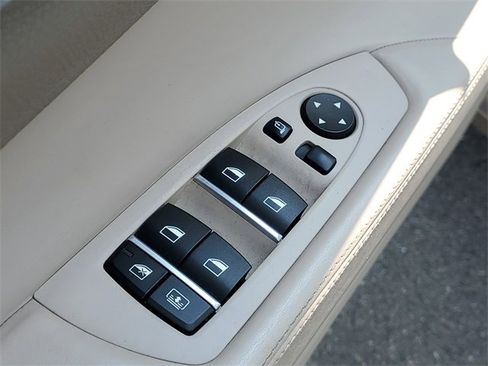 Used 2011 BMW 750Li xDrive image 11