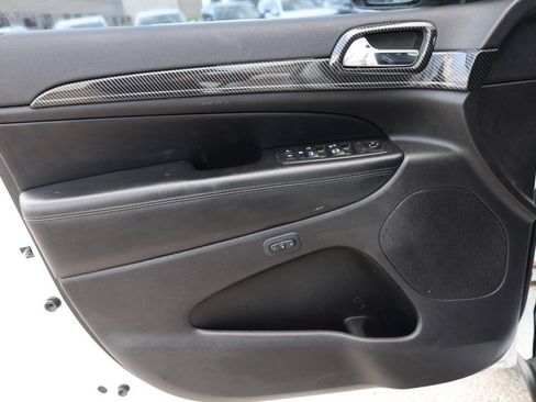 Used 2019 Jeep Grand Cherokee Limited AWD/4WD image 12