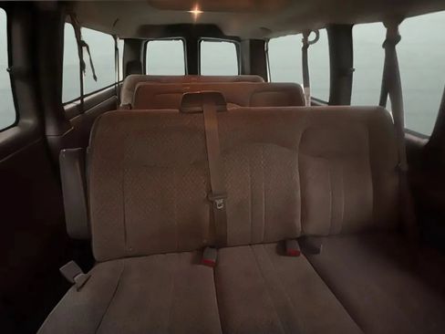 Used 2004 Chevrolet Express 3500 Extended Passenger w/ LS Preferred Equipment Group RWD image 18