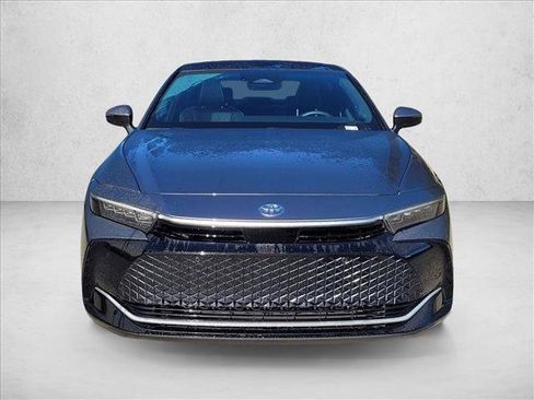 Used 2024 Toyota Crown Limited image 2