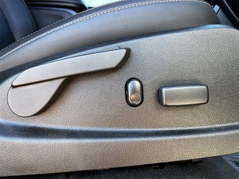 Used 2020 Chevrolet Colorado ZR2 image 25