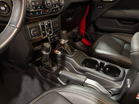 Used 2022 Jeep Wrangler Unlimited Sahara w/ Cold Weather Group image 20