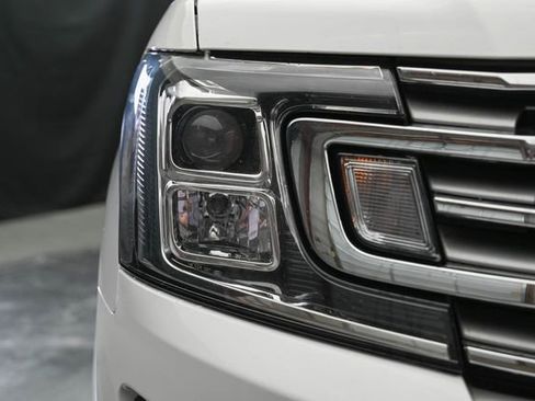 Used 2021 Ford Expedition Limited AWD/4WD image 5