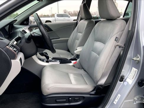 Used 2017 Honda Accord EX-L image 8