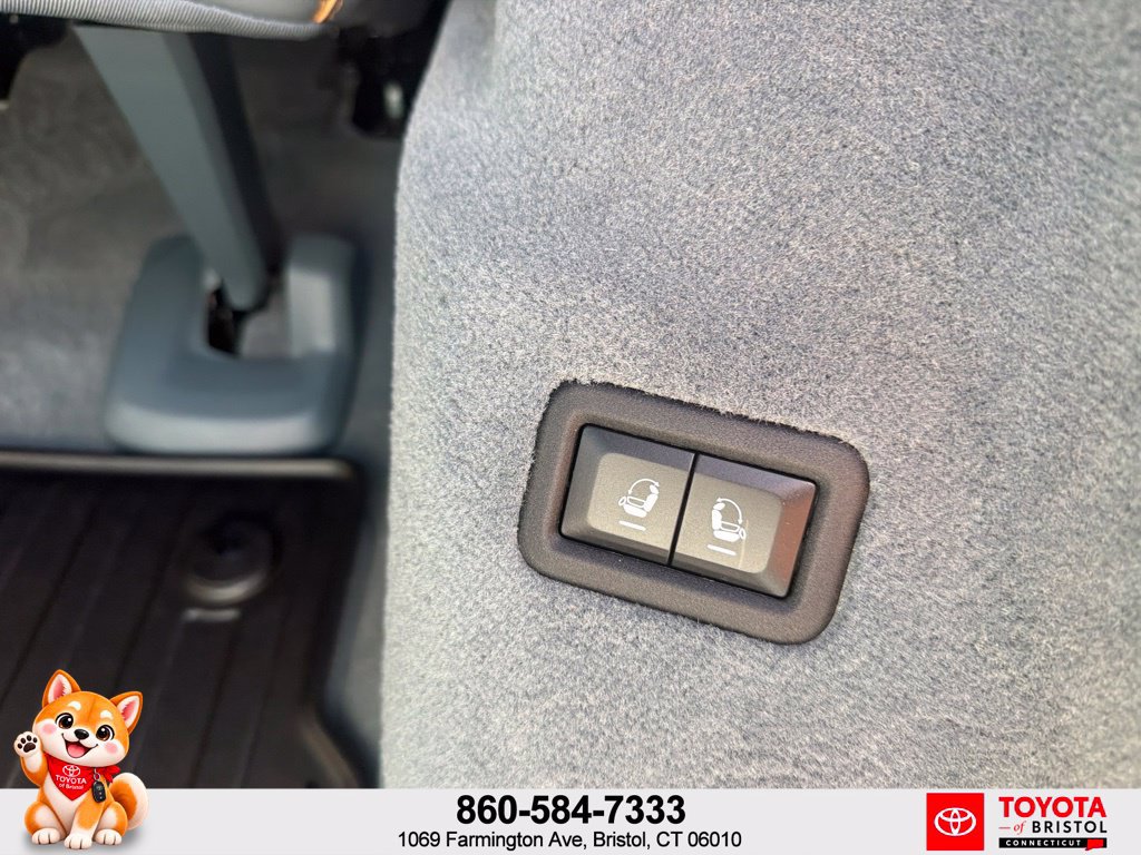 Used 2023 Jeep Grand Wagoneer Series III AWD/4WD image 37