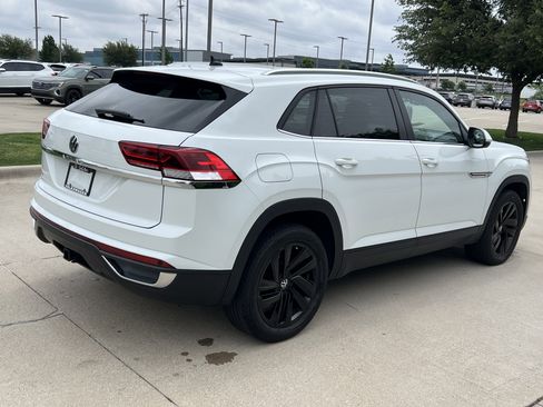 Certified 2023 Volkswagen Atlas Cross Sport SE w/ Panoramic Sunroof Package FWD image 10