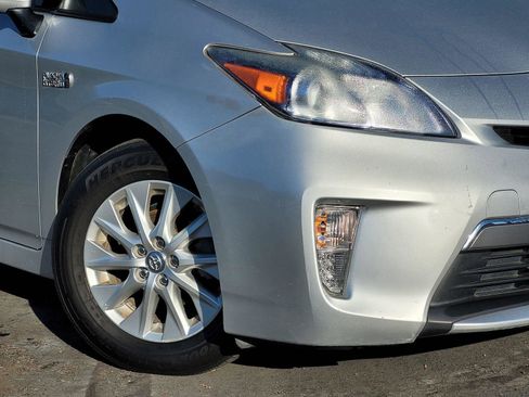 Used 2015 Toyota Prius Prime Advanced image 5