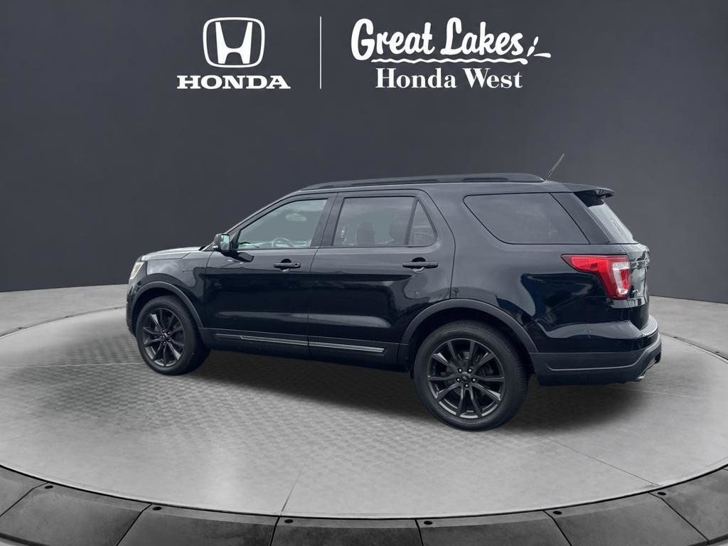 Used 2018 Ford Explorer XLT w/ Equipment Group 202A AWD/4WD image 10