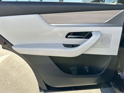 Certified 2024 MAZDA CX-90 Plug-In Hybrid w/ Premium Plus image 27