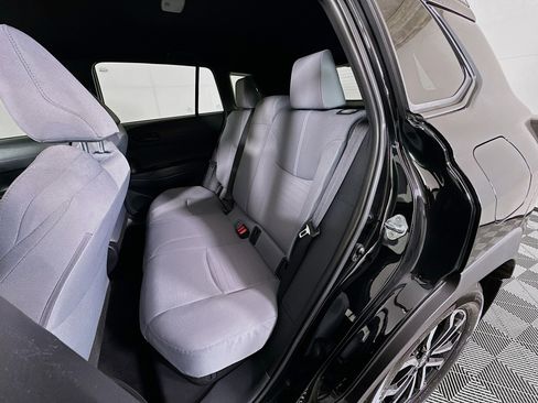 Used 2025 Toyota Corolla Cross SE image 26