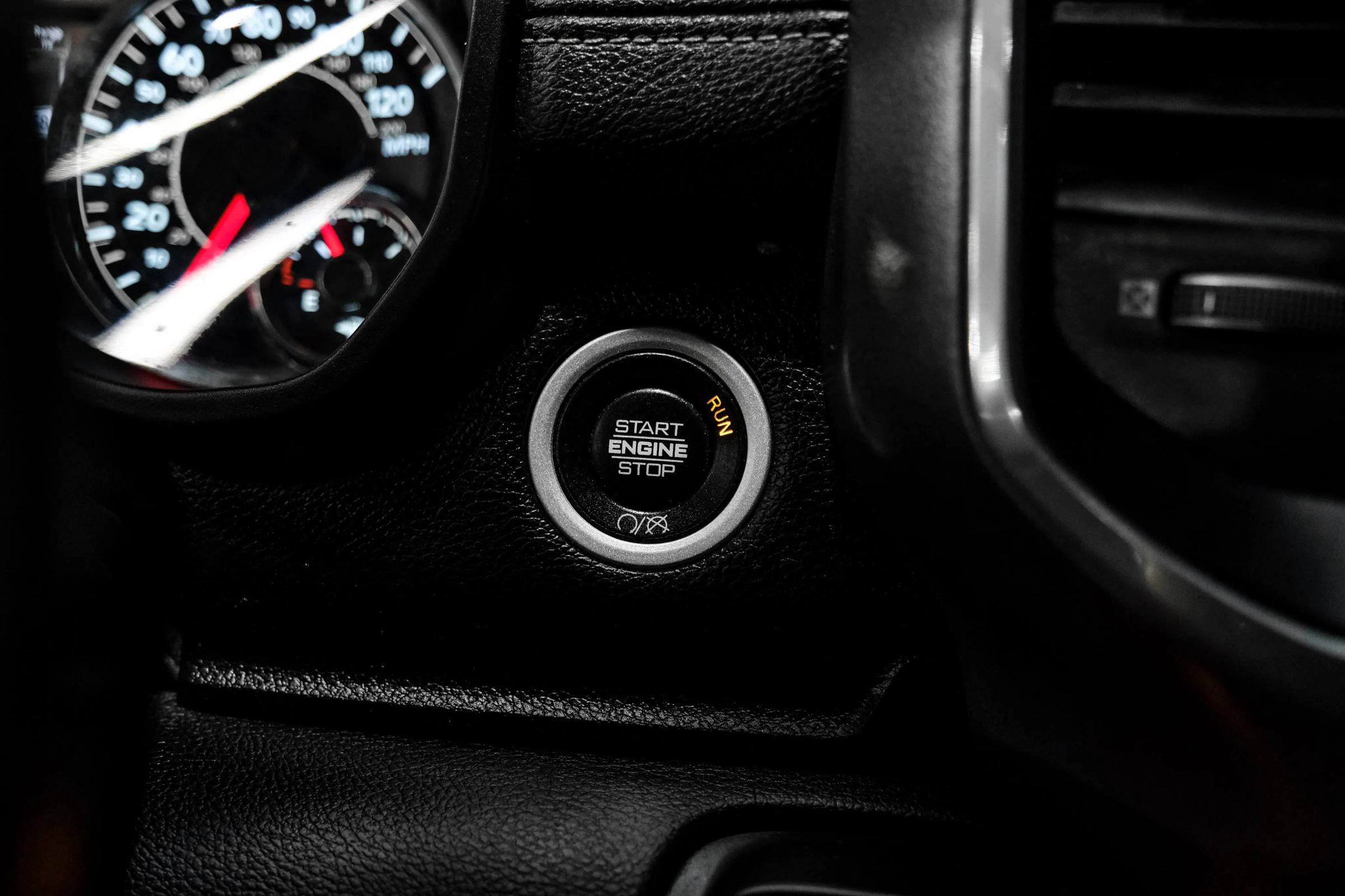 Used 2020 RAM 2500 Laramie w/ Night Edition AWD/4WD image 21