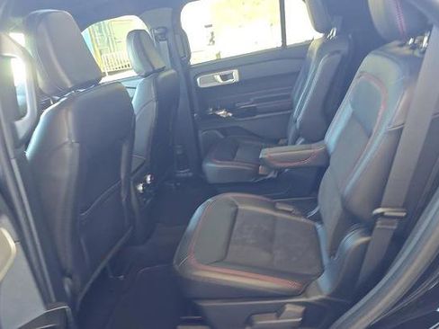Used 2024 Ford Explorer ST-Line w/ Class IV Trailer Tow Package AWD/4WD image 9