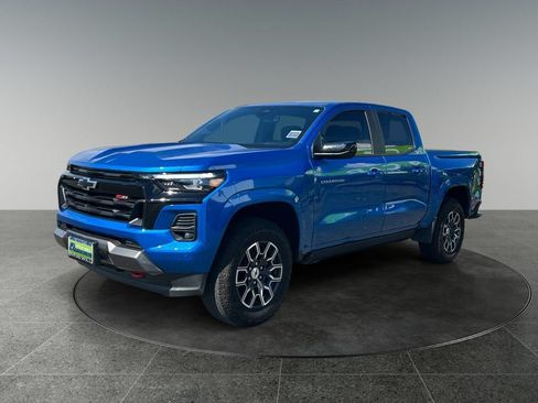 Used 2024 Chevrolet Colorado Z71 w/ Z71 Convenience Package 2 AWD/4WD image 3